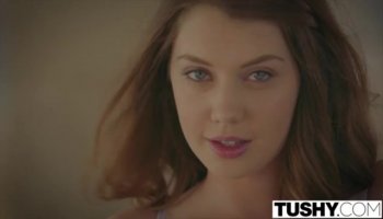Masseur fuck beautiful short haired babe