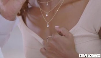 Eye contact with a charming cutie