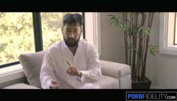 Beauty is getting her horny muff licked senseless